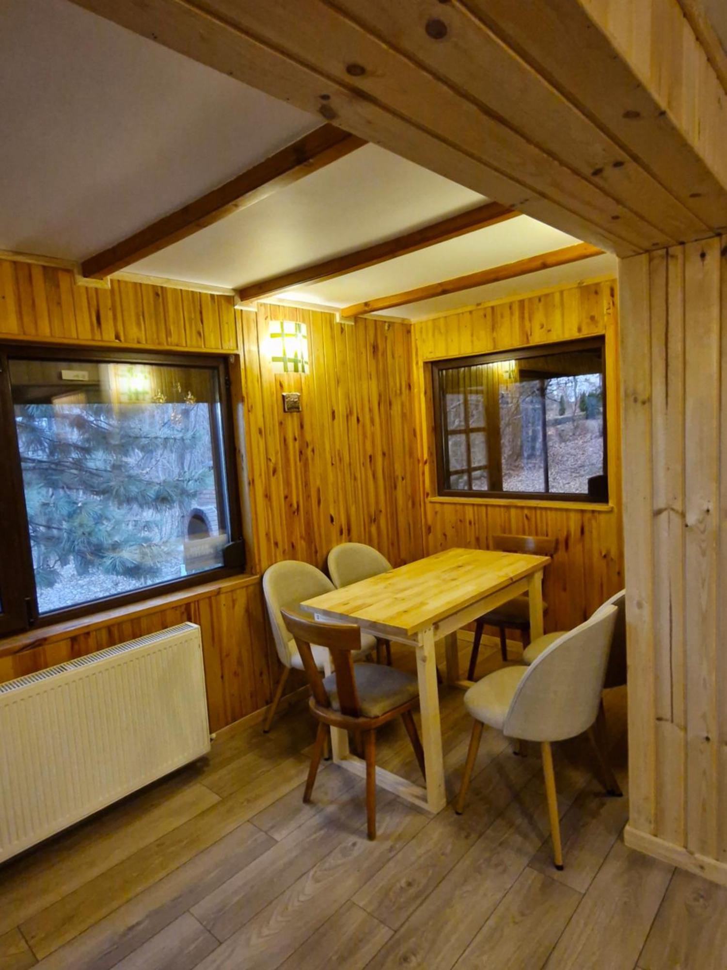 Cabana Din Padurea Valeni Valenii de Munte Bagian luar foto